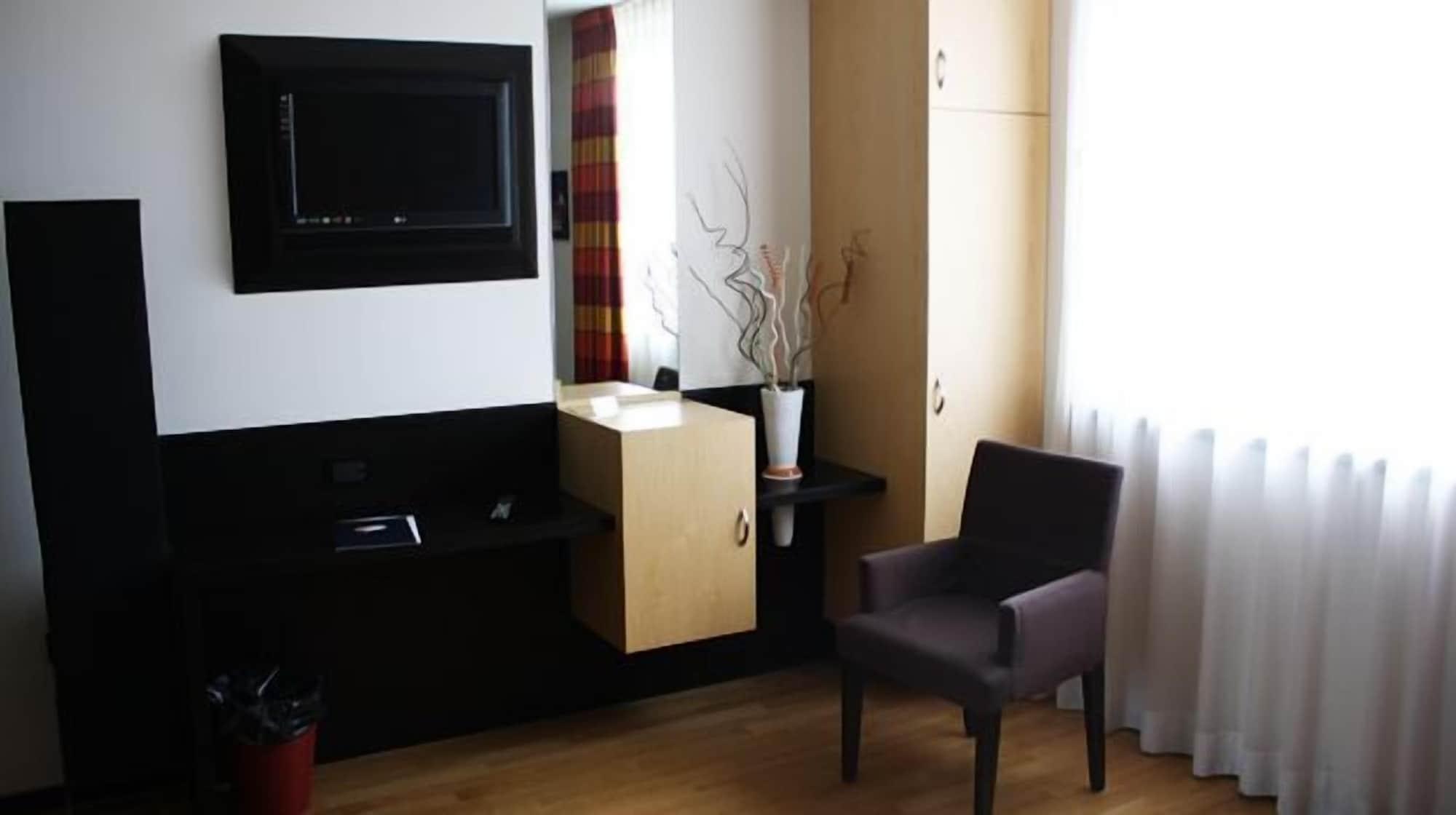 Sanlu Hotel Serrano Εξωτερικό φωτογραφία