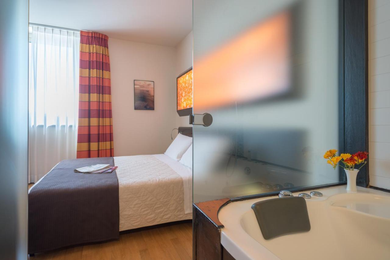 Sanlu Hotel Serrano Εξωτερικό φωτογραφία