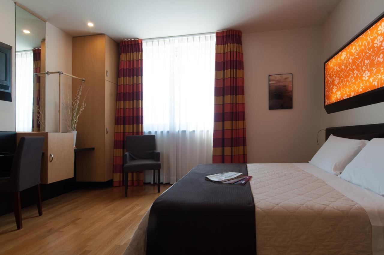 Sanlu Hotel Serrano Εξωτερικό φωτογραφία