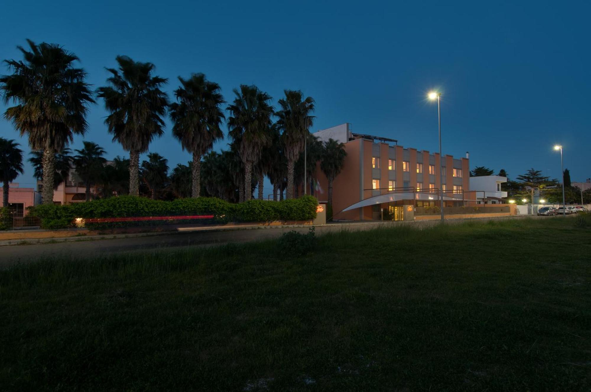 Sanlu Hotel Serrano Εξωτερικό φωτογραφία