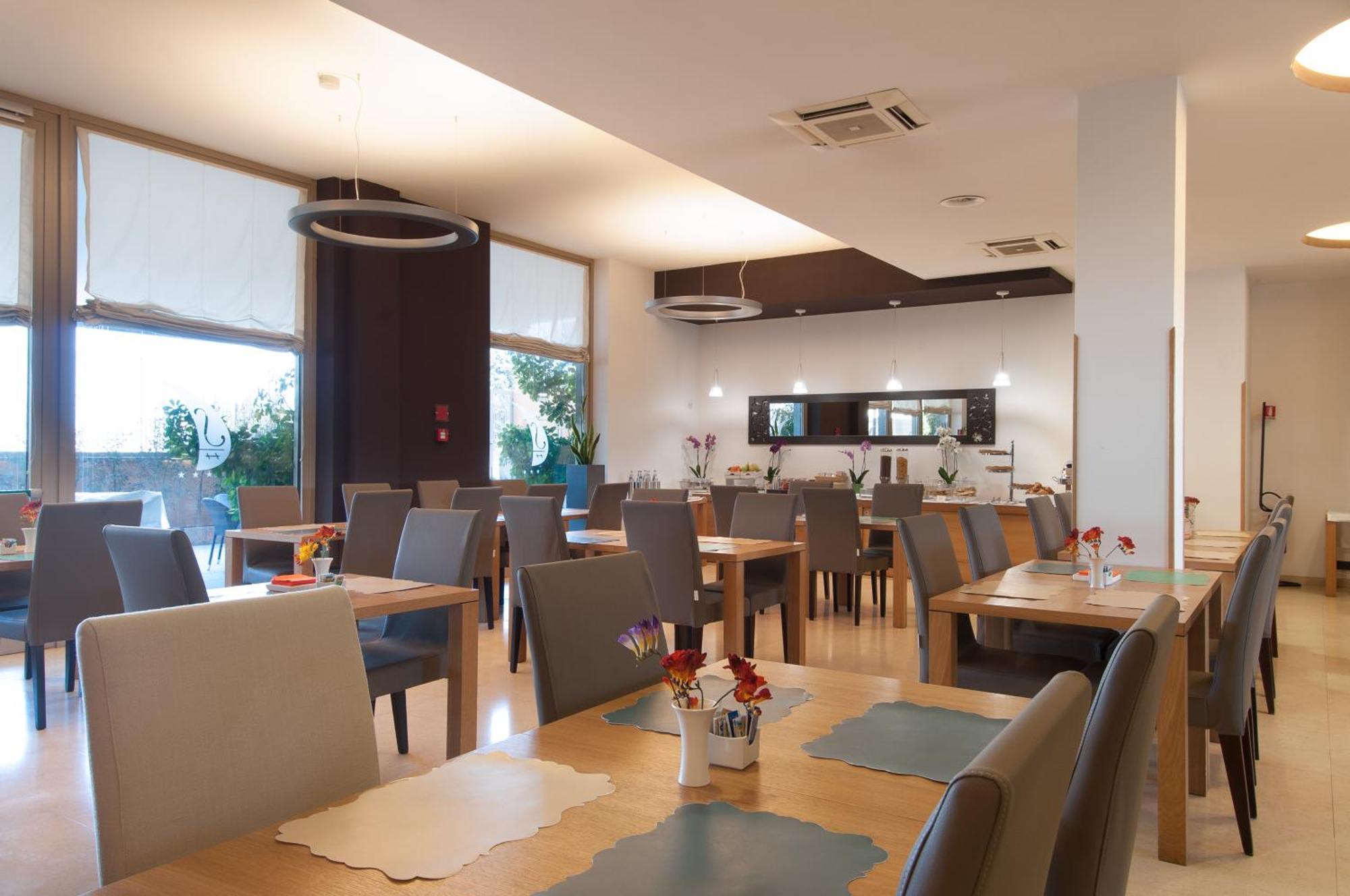 Sanlu Hotel Serrano Εξωτερικό φωτογραφία
