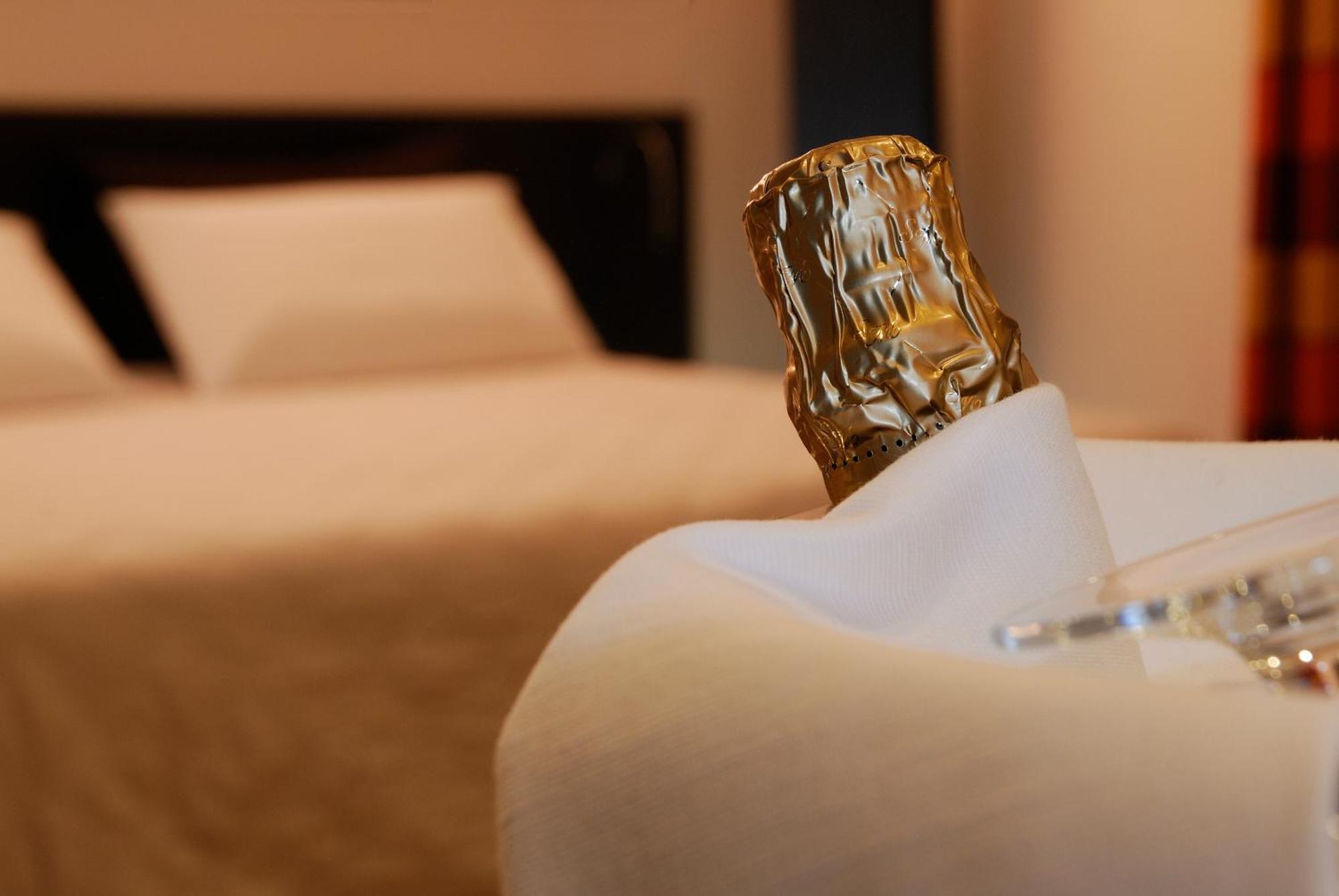 Sanlu Hotel Serrano Εξωτερικό φωτογραφία